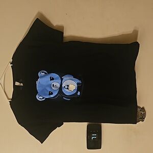 Teeturtle ladies large bear giving middle finger black shirt used